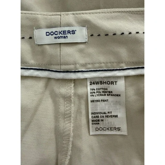 Dockers Woman Metro Pant Beige Khaki Straight Leg Trousers 24W Short NWT - Picture 4 of 5